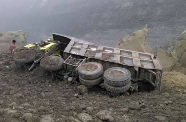 झारखंड के गोड्डा जिले में कोयला खदान धंसने से 35 डंपर, 4 लोडर के साथ लगभग 50 मजदूर दबे; मरने वालों और घायलों को मुआवजा देने का एलान  | New India Times