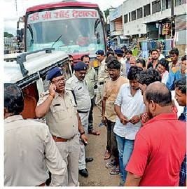 गृह-परिवहन के संयुक्त अभियान में वाहनों पर कारवाई जारी; अवैध लाल-पीली बत्ती वाली गाडियां भी निशाने पर | New India Times