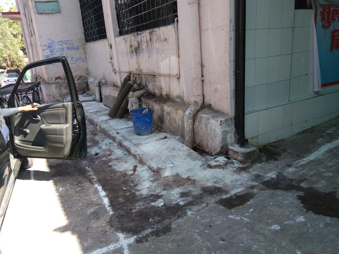 भोपाल के सुल्तानिया हॉस्पिटल में गंदगी और डाक्टरों की मनमानी से मरीजों का हाल हुआ बेहाल; स्वास्थय विभाग बना निष्क्रिय 4 भोपाल के सुल्तानिया हॉस्पिटल में गंदगी और डाक्टरों की मनमानी से मरीजों का हाल हुआ बेहाल; स्वास्थय विभाग बना निष्क्रिय | New India Times