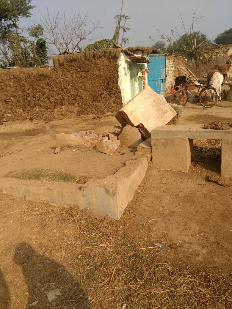 असमाजिक तत्वों ने महत्मा गांधी और विनोवा भावे की प्रतिमा तोड़ी; गांधी युवा मंच ने दी आंदोलन की चेतावनी 3 असमाजिक तत्वों ने महत्मा गांधी और विनोवा भावे की प्रतिमा तोड़ी; गांधी युवा मंच ने दी आंदोलन की चेतावनी | New India Times