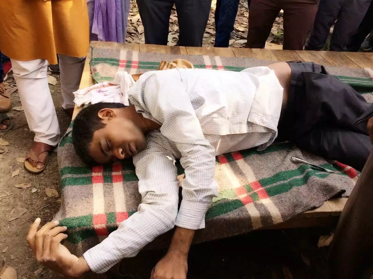 उत्तर प्रदेश के सिद्धार्थ नगर जिला में डिग्री कालेज के छात्र की लाश मिलने से सनसनी | New India Times