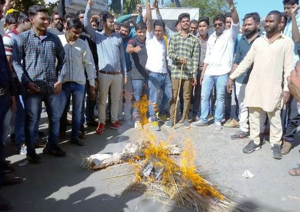 हरदा में राजपूत समाज का संजय लीला भंसाली के खिलाफ जोरदार प्रदर्सन | New India Times