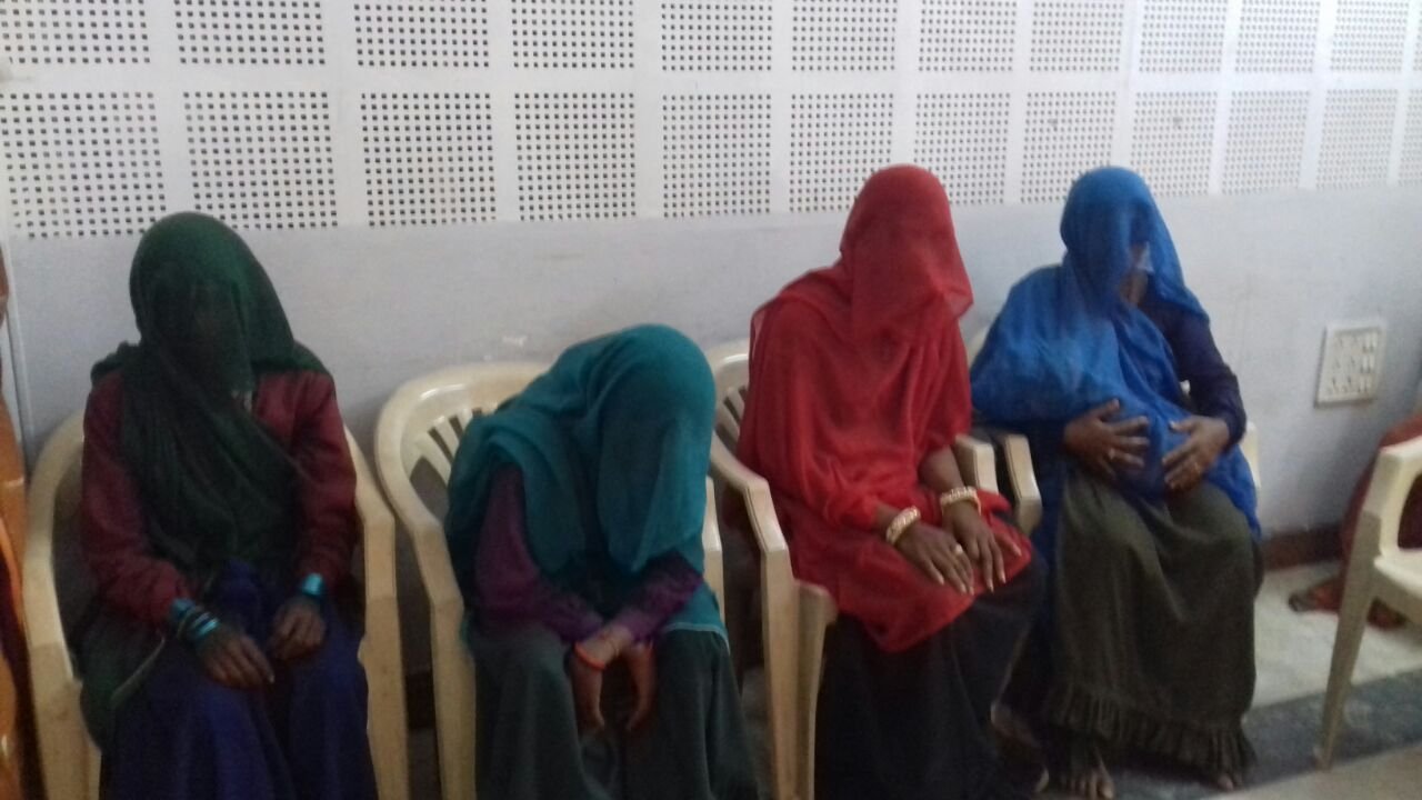 आदिवासी महिलाओं के साथ पुलिसकर्मियों द्वारा बलात्कार का लगा सनसनीखेज आरोप, मध्यप्रदेश कांग्रेस ने मीडिया के सामने  किया पूरे मामले का खुलासा, पुलिस पर मामले को दबाने का आरोप | New India Times