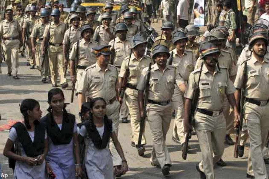 101 विद्यालयों में रूकेंगे सुरक्षा व्यवस्था में लगे जवान,  जिलाधकारी ने दिये प्रबंधक/प्राचार्यां व प्रधानाचार्यों को सख्त निर्देश  | New India Times