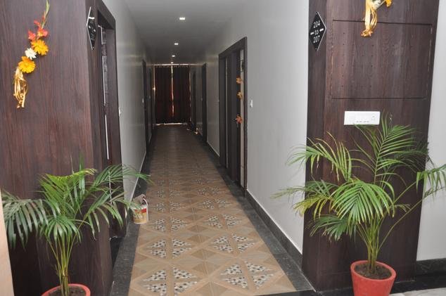 भाजपा नेता अजय विश्नोई के होटल अनुश्री में छापेमारी, होटल मैनेजर समेत नौ जुआरी गिरफ्तार, 5 लाख 77 हजार रुपए कैश बरामद | New India Times