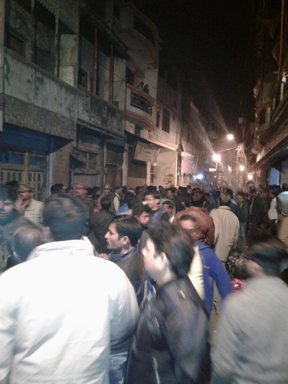 व्यापारी की हत्या के बाद लखनऊ में तनाव , बडी संख्या में पुलिस बल तैनात | New India Times