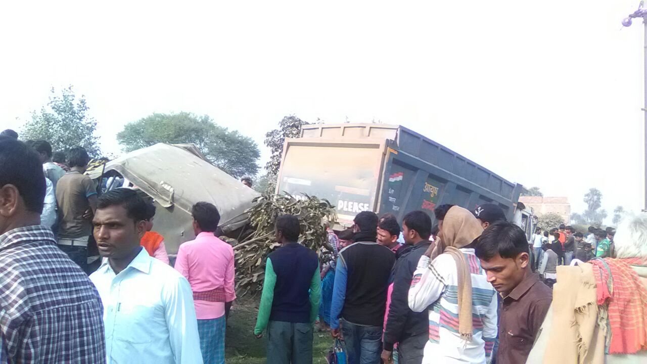 बिहार के भागलपुर जिले में भयानक सड़क दुर्घटना में 3 की मौत 5 घायल 2 बिहार के भागलपुर जिले में भयानक सड़क दुर्घटना में 3 की मौत 5 घायल | New India Times