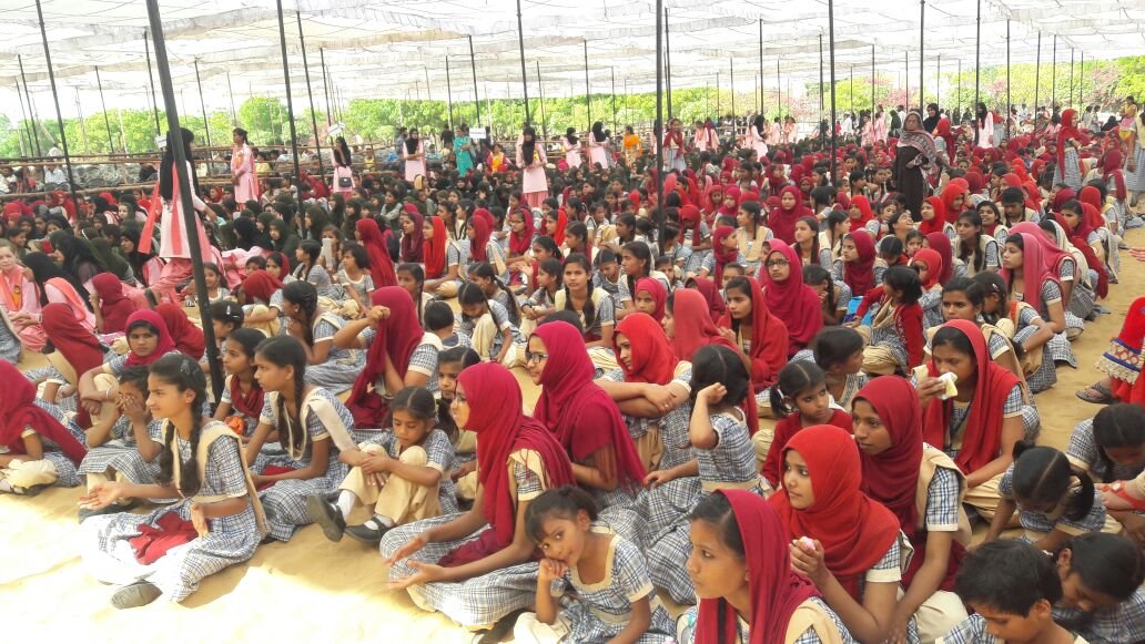 सीकर के ऐक्सीलेंस नाॅलेजसिटी में हुये समारोह को देखकर मुस्लिम महिलाएं हुईं बाग-बाग | New India Times