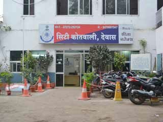 धोखाधड़ी कर साइबर संचालक नेक्रेडिट कार्ड से 5 हजार के बदले निकाले 50 हजार रुपये | New India Times