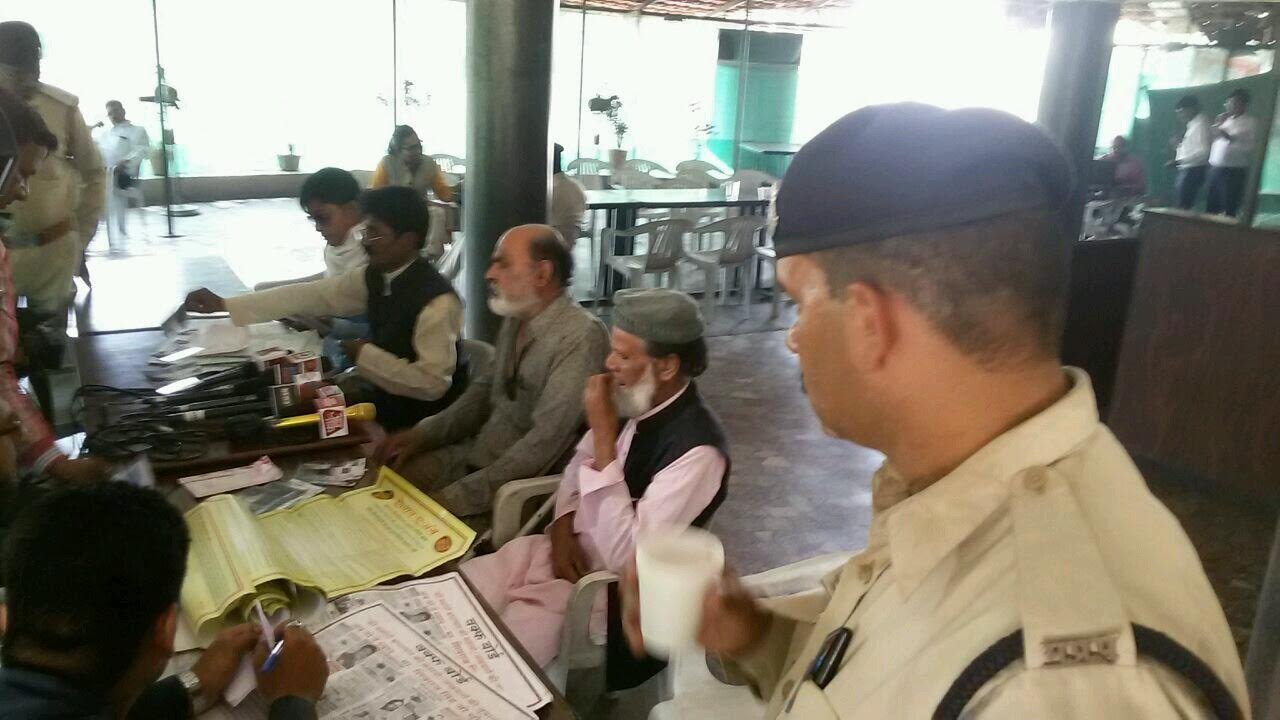 वक्फ बोर्ड अध्यक्ष पर मनमानी करने का आरोप, 'किरायेदारान कल्याण समिति' के अध्यक्ष ने सीएम हाऊस के सामने आत्मदाह करने की दी चेतावनी | New India Times