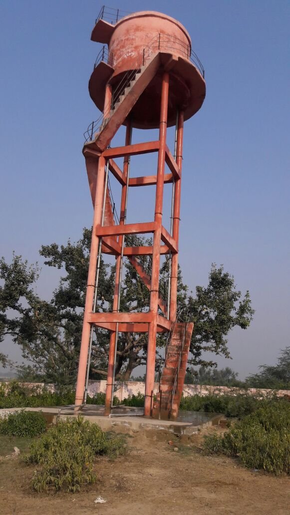 सरकारी मेटरनिटी अस्पताल में बनी पानी की टाकी दो महीने में ही हुई जर्जर, खराब मेटेरियल के इस्तेमाल से बनी टंकी जगह-जगह से चटकी | New India Times