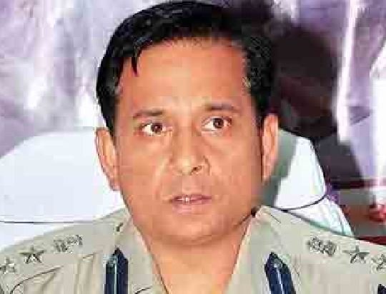 आईपीएस प्रमोद वर्मा की पत्नी निधि के खिलाफ दिल्ली की साकेत नगर कोर्ट से वारंट जारी,  निधि ने अपने पति प्रमोद वर्मा पर लगाए थे गंभीर आरोप | New India Times