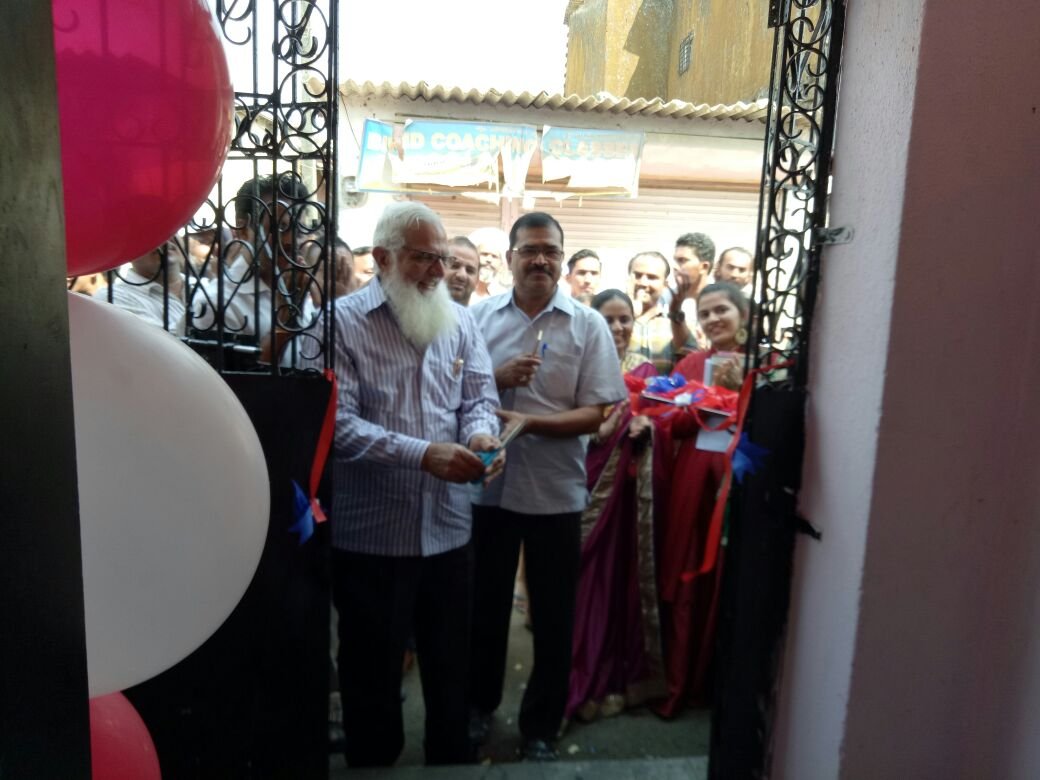 वसई-विरार में पानी के लिए जूझ रहे शहरियों को वसई-विरार मनपा टैंकर से देगी मुफ्त में पानी, नालासोपारा के श्रीराम नगर में प्रभाग समिति एफ के सभापति अब्दुल हक पटेल ने किया कार्यक्रम का उद्घाटन | New India Times