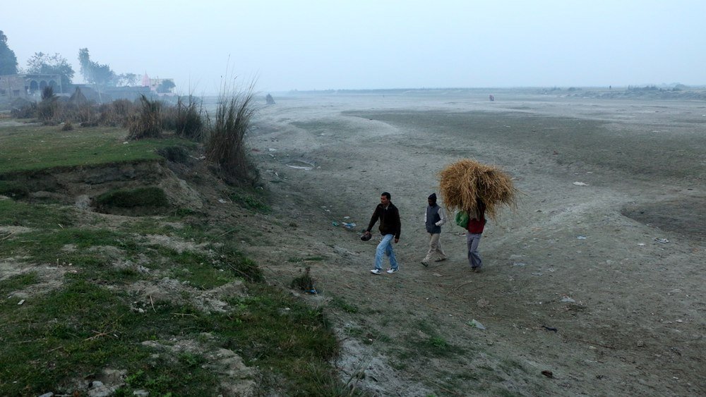 हजारों बीघा जमीन पर अवैध कब्जा कर बोई गई फसल की कटाई पर रोक, उप जिलाधिकारी ने जांच के लिए गठित की 7 सदस्यीय दल | New India Times