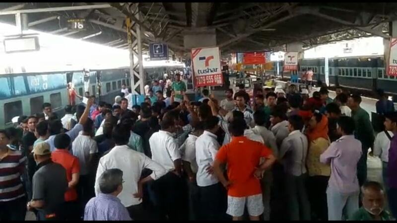 पूणे पटना एक्सप्रेस में 18 माह के बच्चे की मौत, रेलवे अधिकारियों पर लापरवाही बरतने का आरोप | New India Times