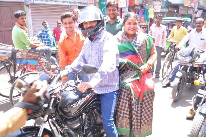राज्यमंत्री अनुपमा जयसवाल ने बाइक से किया नगर भ्रमण | New India Times