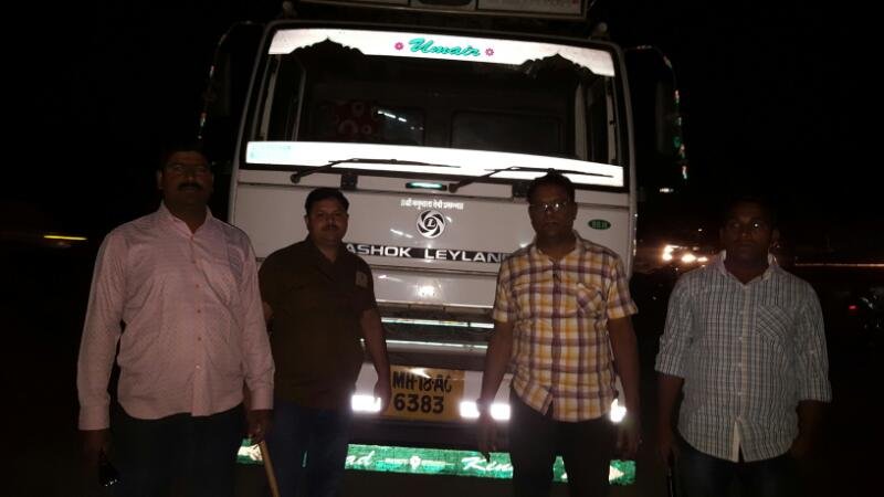 मुंबई-आगरा रोड पर 18 बैल के साथ तीन गोवंश तस्कर ट्रक सहित गिरफ्तार | New India Times