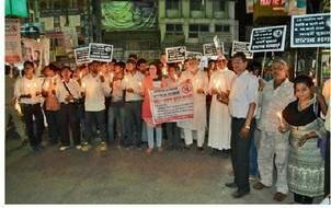 मप्र के सागर जिले में शराब मुक्त मध्य प्रदेश की मांग करते हुए गुस्साई भीड़ ने शराब दुकान को किया आग के हवाले | New India Times