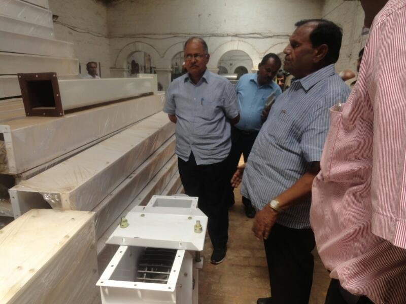 बहराइच जिला अधिकारी ने जिले के औद्योगिक क्षेत्रों का भ्रमण कर लिया जायजा | New India Times