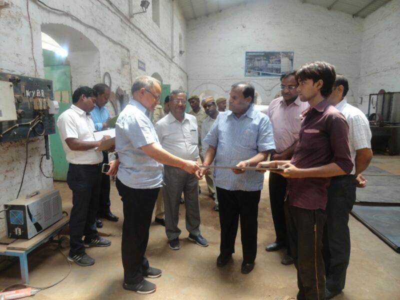 बहराइच जिला अधिकारी ने जिले के औद्योगिक क्षेत्रों का भ्रमण कर लिया जायजा | New India Times