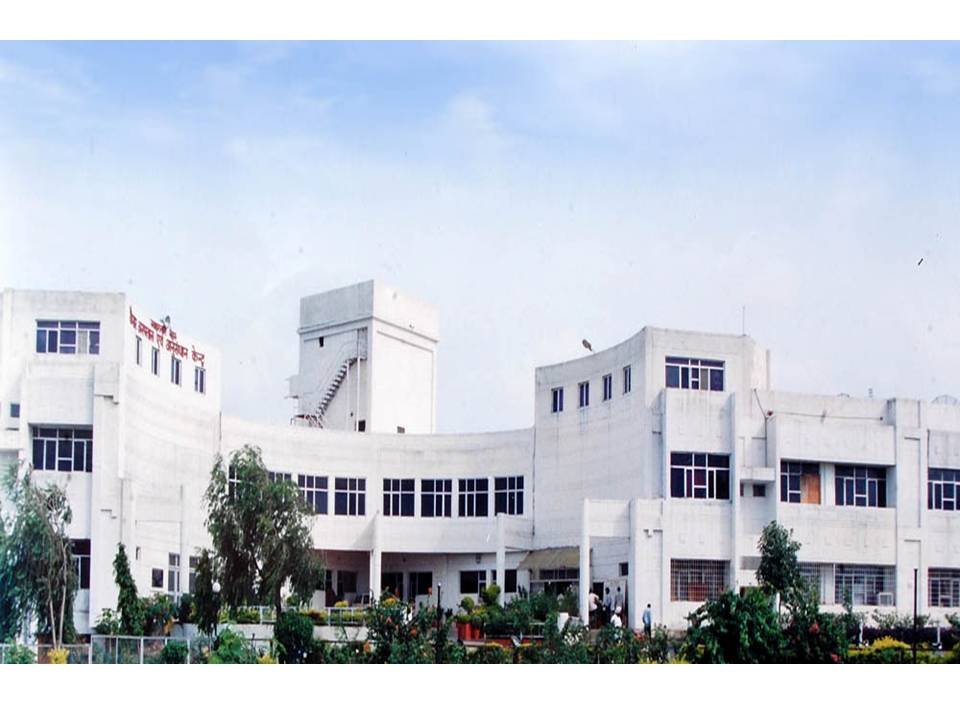 भोपाल के जवाहरलाल नेहरू हॉस्पिटल में गर्मी से मरीजों का बुरा हाल, अस्पताल प्रबंधन पर लापरवाही बरतने का आरोप | New India Times