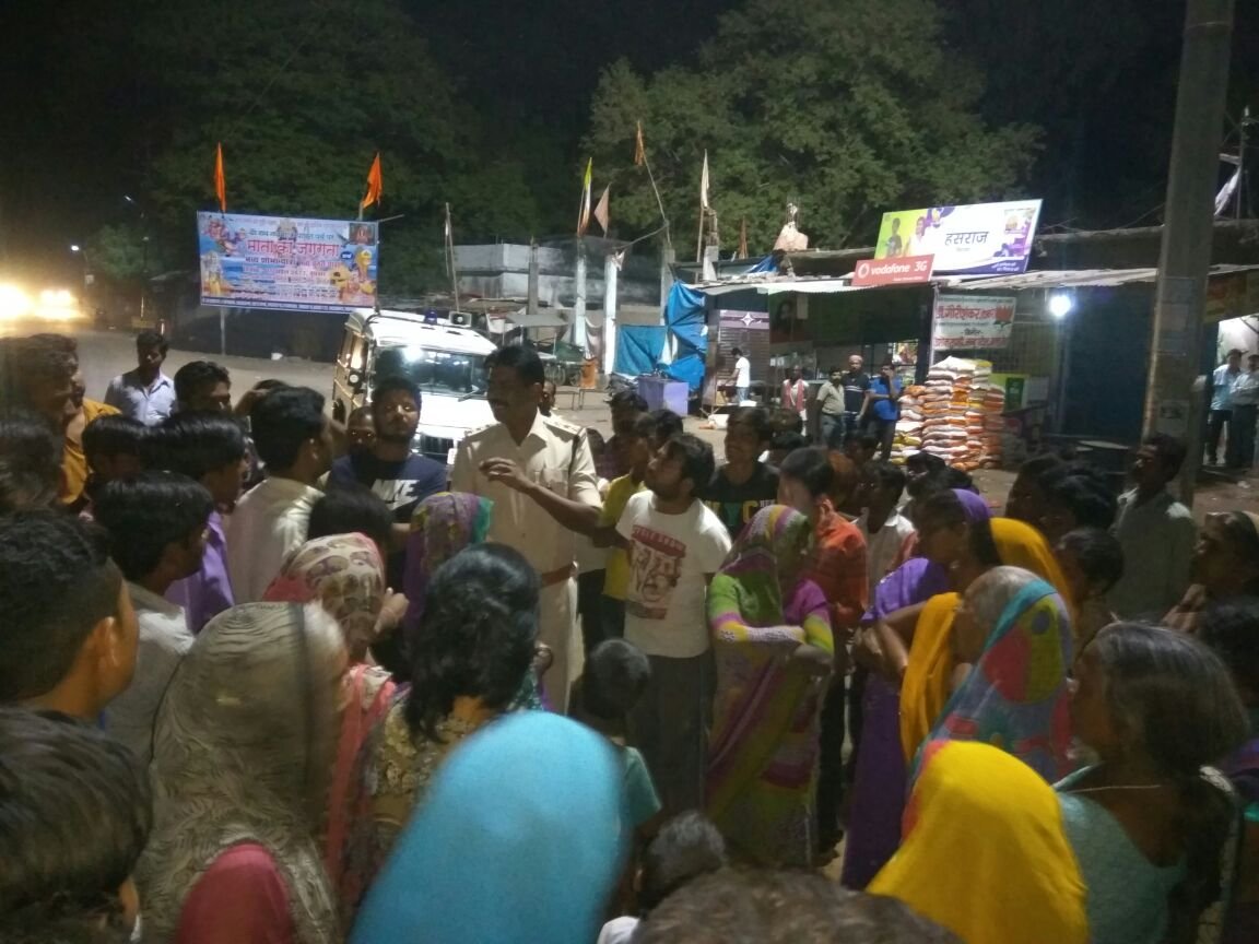 शराब की नई दुकानें खुलने पर कई स्थानों पर विरोध प्रदर्शन करते हुए दुकानों को किया गया आग के हवाले, 50 लोगों के खिलाफ मामला दर्ज | New India Times