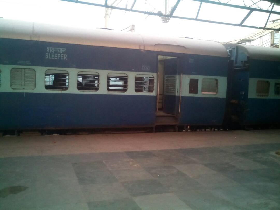 रेल मंडल पार्सल विभाग की लपरवाही से बार बार हो रहा है पार्सल गायब | New India Times