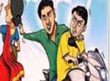 पुलिस चौकी से 50 मीटर की दूरी पर बदमाशों ने महिला से छीना आभूषण, पुलिस बनी रही तमाशाई | New India Times