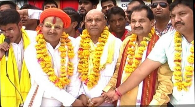 बुन्देलखंड़ में भाजपाइयों ने सीएम योगी आदित्य नाथ का मनाया 45 वाँ जन्मदिवस | New India Times