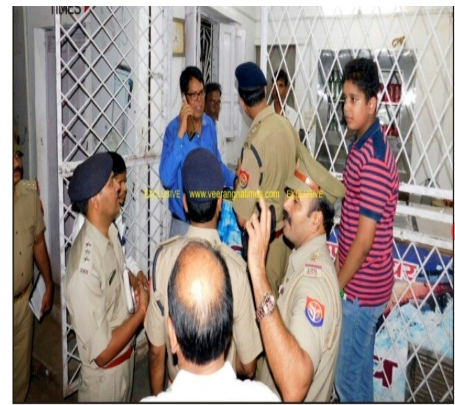 झांसी जिलाधिकारी ने खुद संभाला मोर्चा, बियर दुकान पर खुद की कार्रवाई | New India Times