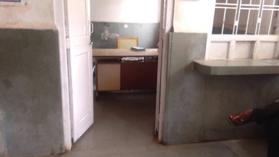 शिवराज मामा के गृह क्षेत्र का हाल बेहाल, सिर्फ एक डाॅक्टर के भरोसे चल रहा सामुदायिक अस्पताल 4 शिवराज मामा के गृह क्षेत्र का हाल बेहाल, सिर्फ एक डाॅक्टर के भरोसे चल रहा सामुदायिक अस्पताल | New India Times