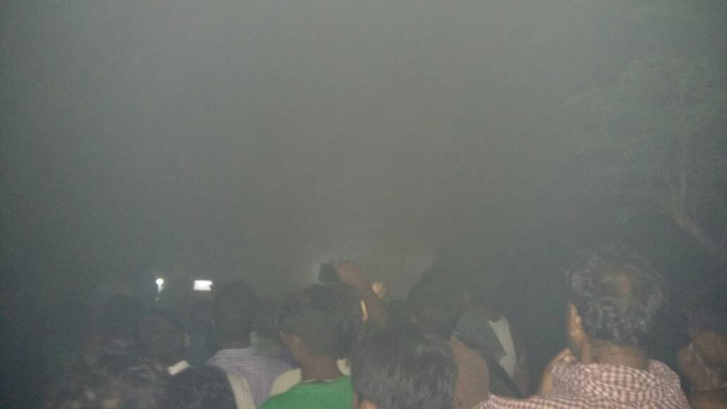 आकाशीय बिजली गिरने से दुकान में लगी भीषण आग, बड़ी घटना होने से बची | New India Times