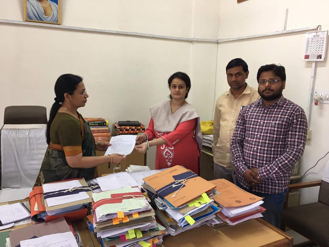 अतिरिक्त आबकारी कमिश्नर ने की पूनम अंकुर छाबड़ा के साथ मीटिंग, आबकारी समस्याओं पर हुआ विचार विमर्श | New India Times