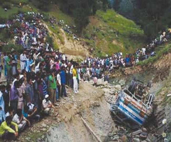 अमरनाथ यात्रा में खाई में गिरी बस में मरने वाले श्रद्धालुओं को श्रद्धांजलि देते हुए मुख्यमंत्री शिवराज सिंह चौहान ने मृतकों के परिजनों को दो-दो लाख और घायलों को 50-50 हज़ार रुपए सहायता राशि देने का किया ऐलान | New India Times