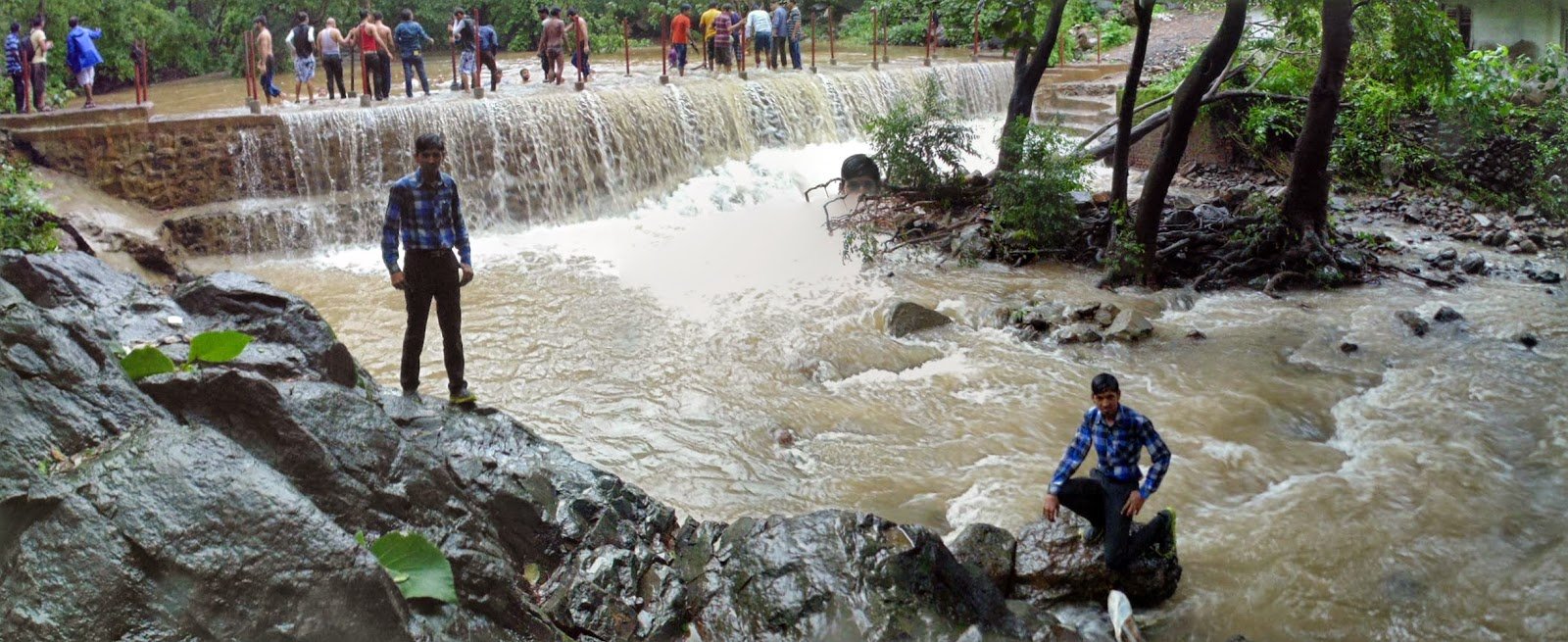 तुंगारेश्वर नदी में डूबने से मुंबई के दो युवकों की मौत | New India Times