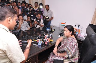 श्रीमती स्मृति इरानी ने सूचना और प्रसारण मंत्रालय का अतिरिक्त कार्यभार ग्रहण किया  | New India Times