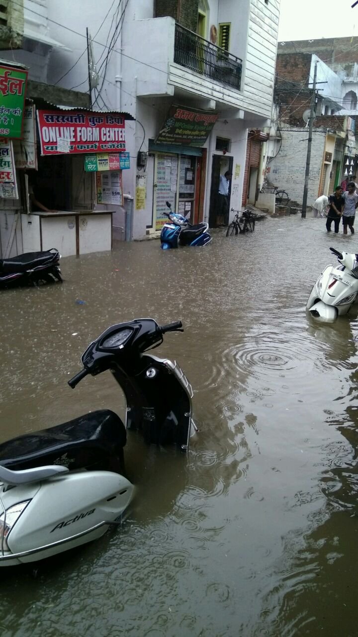 पहली बारिश में ही खुली नगर पालिका की पोल, पूरा शहर हुआ जलमग्न | New India Times