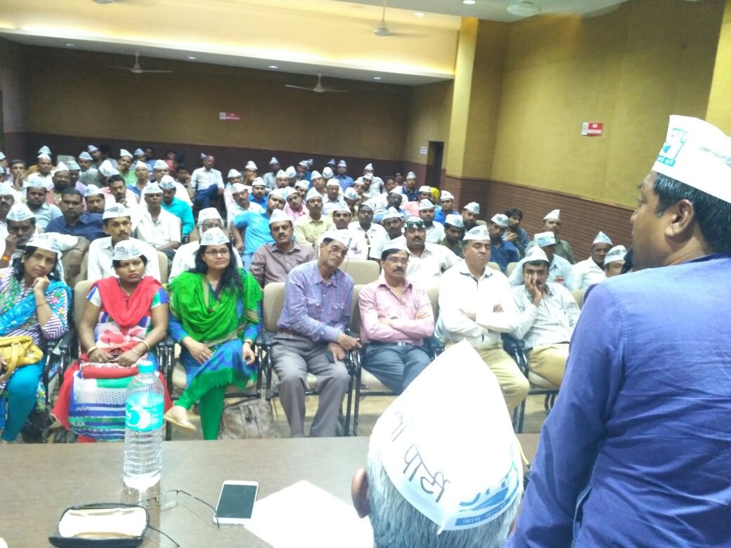 आप राष्ट्रीय सचिव पंकज गुप्ता एक दिवसीय इंदौर दौरे पर, कार्यकर्ताओं के साथ बैठक और उद्योगपतियों व व्यापारियों से की मुलाकात | New India Times