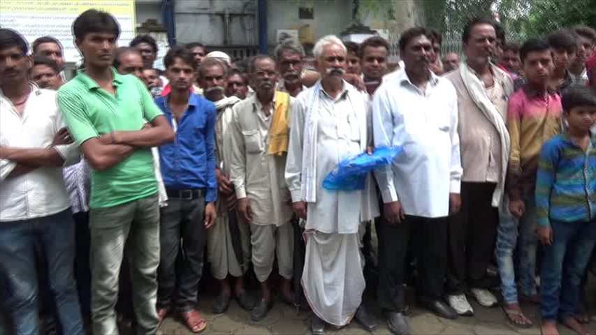 विद्युत विभाग के अधिकारियों की लापरवाही से दो महीने बाद भी नहीं बना ट्रांसफार्मर, आकाशीय बिजली गिरने से जला था ट्रांसफार्मर | New India Times