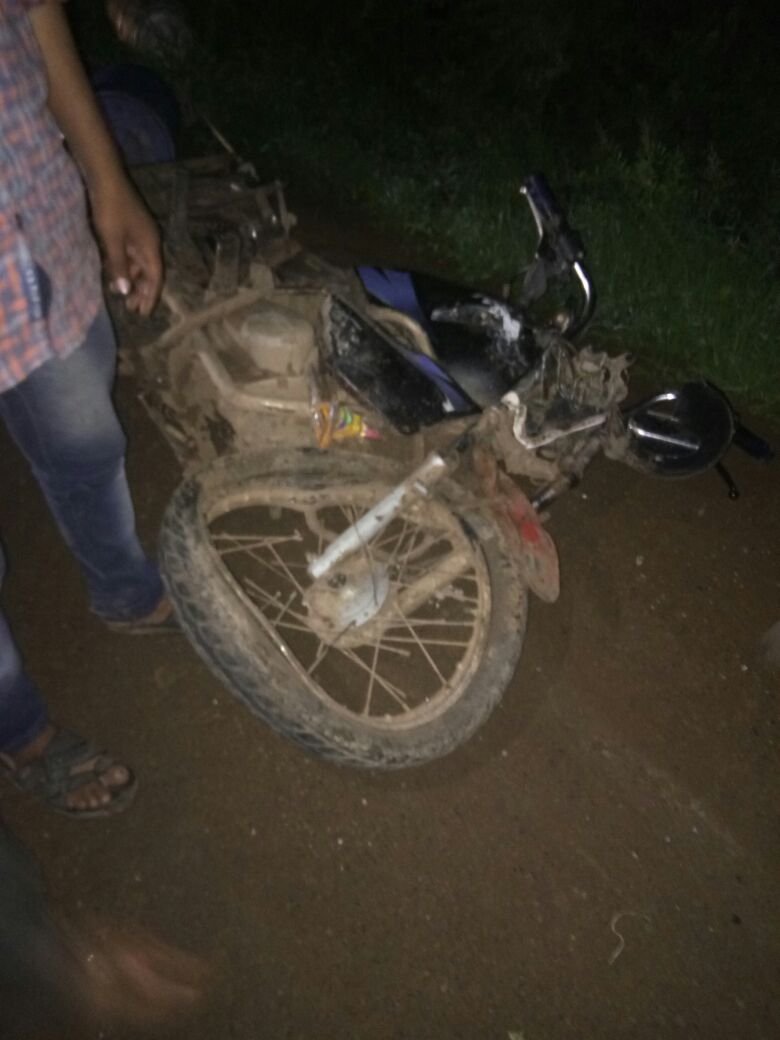 अज्ञात वाहन की टक्कर से युवक बुरी तरह घायल, यमराज साबित हो रहे हैं अज्ञात वाहन  | New India Times