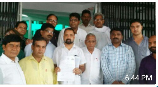 दस दिन बाद भी अपहृत सर्राफा व्यापारी राजू कमरिया का नहीं लगा सुराग, उत्तर प्रदेश व्यापार मंडल ने एसएसपी को दी ज्ञापन | New India Times