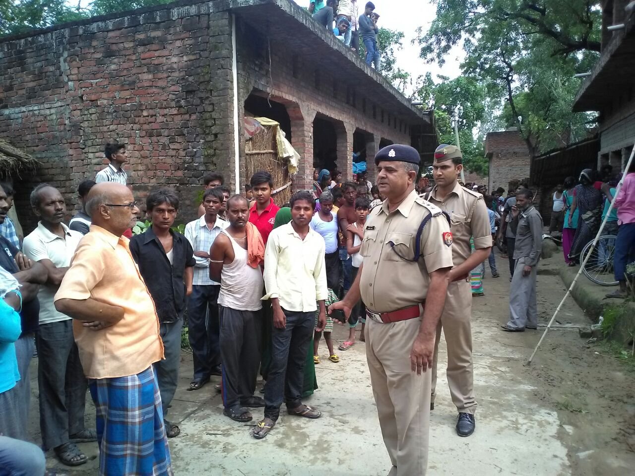 विवाहिता ने लगाई फांसी, मायके वालों ने लगाया हत्या का आरोप | New India Times