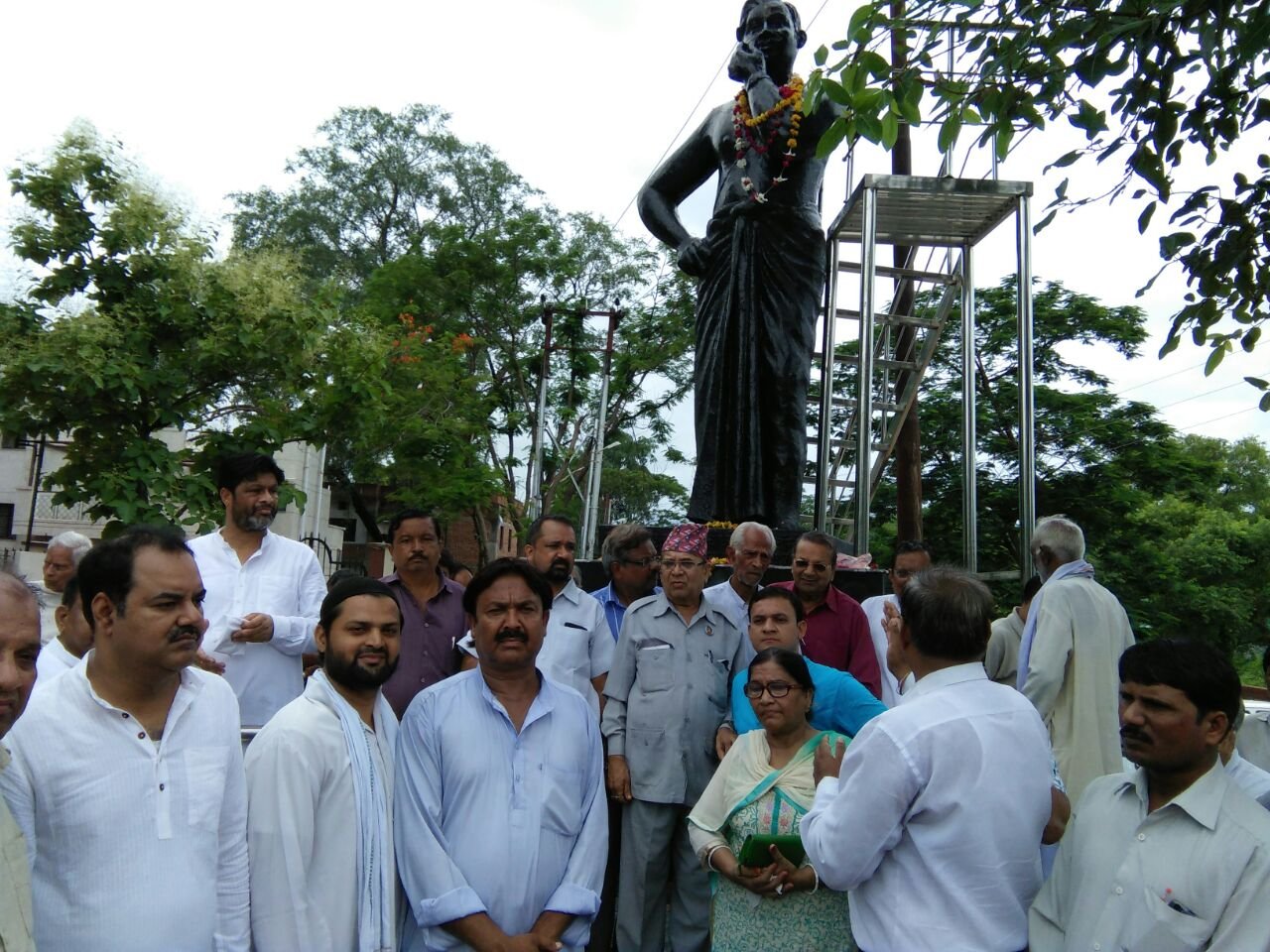 चन्द्रशेखर आजाद की जयंती पर कांग्रेसियों ने किया उनकी प्रतिमा पर माल्यार्पण | New India Times