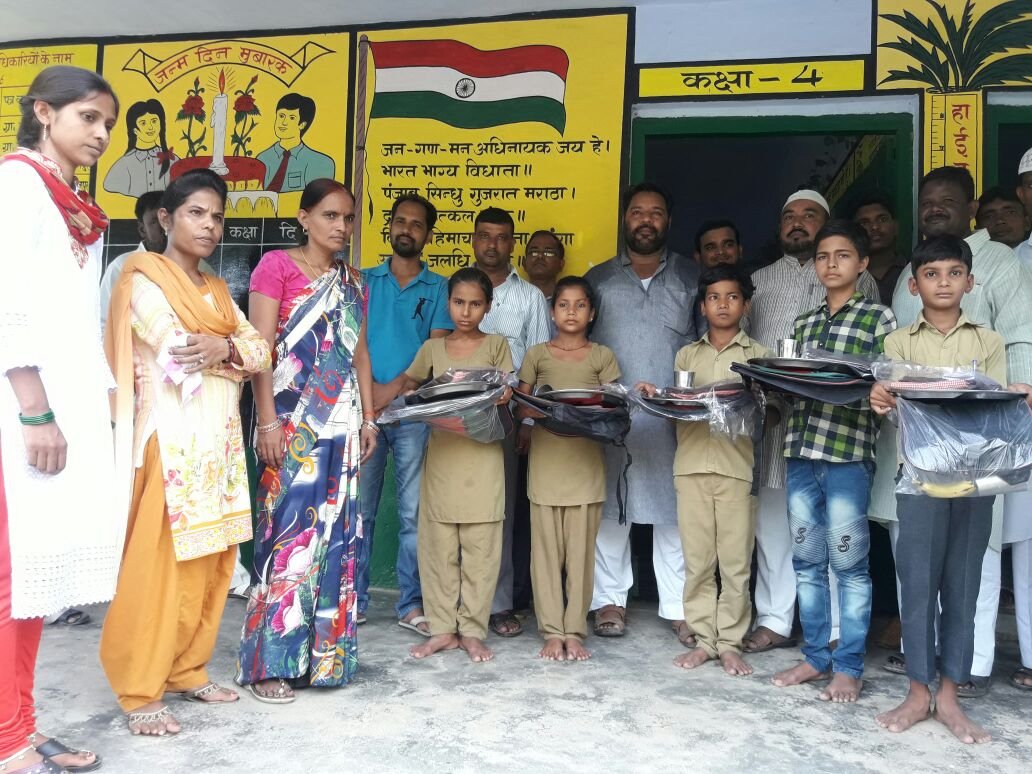 114 छात्र-छात्राओं को निःशुल्क यूनिफार्म, बैग वितरित 2 114 छात्र-छात्राओं को निःशुल्क यूनिफार्म, बैग वितरित | New India Times