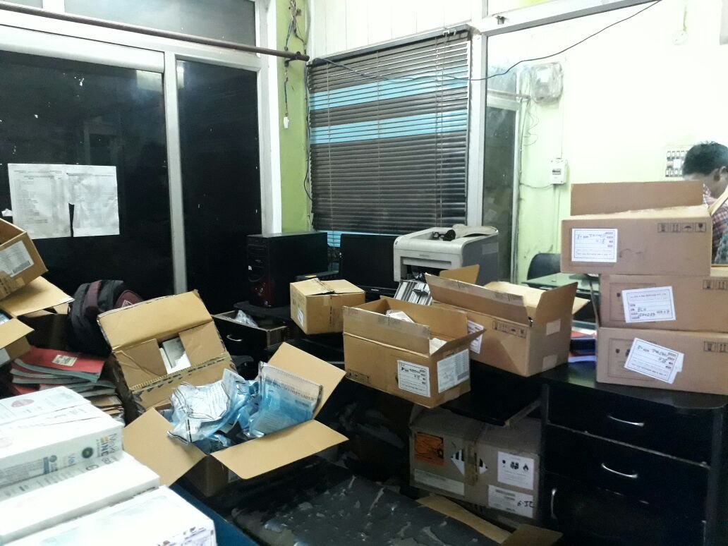 कोतवाली नगर बहराइच के पास ही चोरों ने शटर काट कर उड़ाये लाखों के मोबाइल व एसेसीरीज़ | New India Times