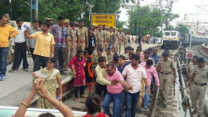 उत्तर प्रदेश व राजस्थान में पृथक राज्य निर्माण को लेकर आंदोलन जारी, वाराणसी में हुआ रेल रोको आंदोलन, मरू प्रदेश निर्माण मोर्चा ने भी किया समर्थन | New India Times