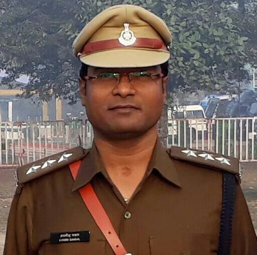 तीखी टिप्पणी के बाद एक वीडियो वायरल होने से एक बार फिर एसडीओपी लहार आये विवादों के घेरे में | New India Times