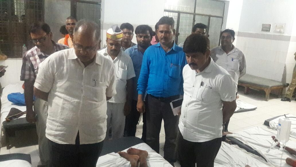 प्राइवेट स्कूल का छप्पर गिरने से 8 छात्र घायल, घायल बच्चों से मिलने जिला अस्पताल पहुंचे कलेक्टर अजयदीप सिंह | New India Times