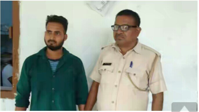 अवैध रूप से मोबाइल सिम बेचने वाला दुकानदार गिरफ्तार | New India Times