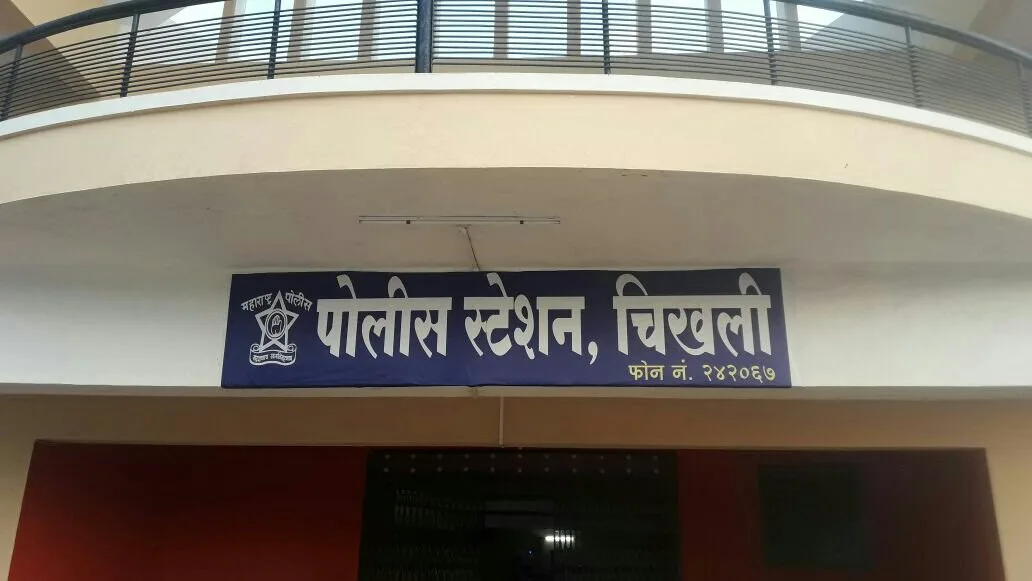 चिखली के रिहायशी इलाके में सेक्स रैकेट बेनकाब, 4 महिलाएं 6 पुरूष गिरफ्तार | New India Times